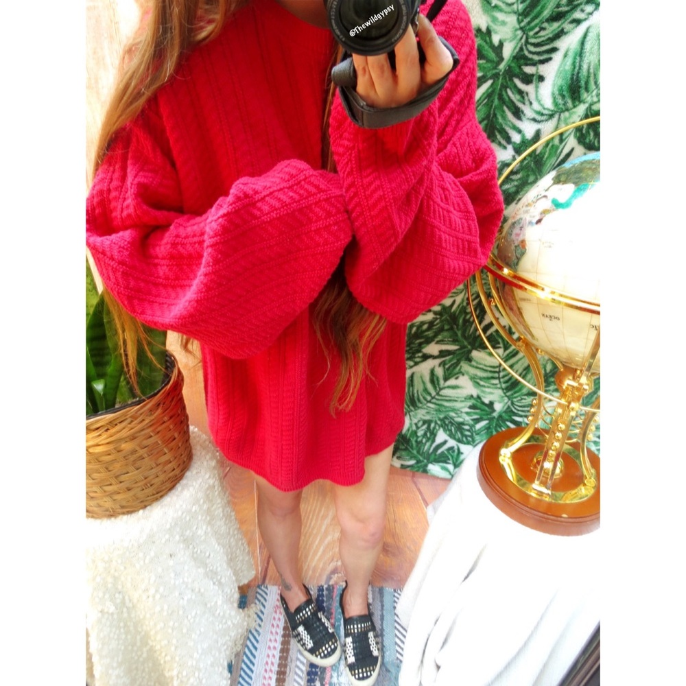 Vintage electric red oversized cable knit sweater 🍄 - Picture 3 of 9